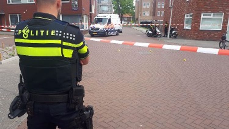 Amsterdam - Agent lost schoten in Geuzenveld