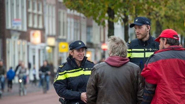 Amsterdam - Koerier overvallen bij Leerdamhof
