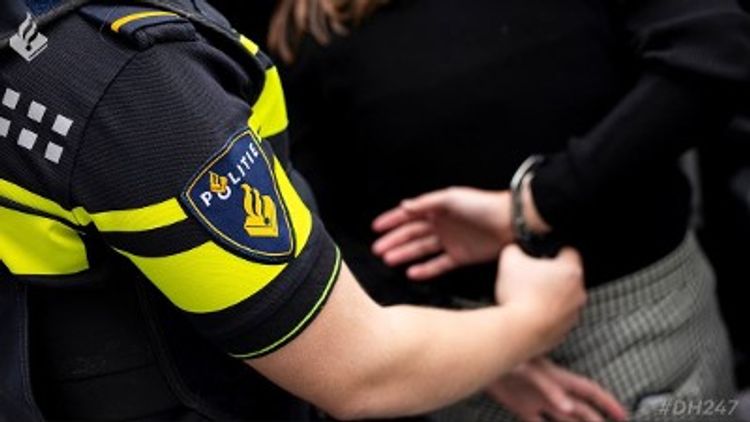 Den Haag - Aanhouding na melding verdachte situatie Den Haag - Aanhouding na melding verdachte situatie