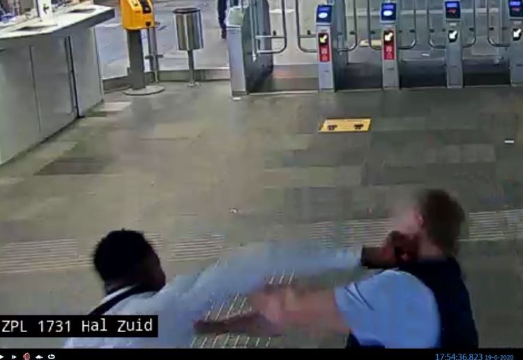 Rotterdam - Gezocht - Man ontzet met geweld winkeldievegge in Zuidplein Rotterdam - Gezocht - Man ontzet met geweld winkeldievegge in Zuidplein